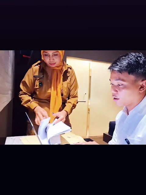 GURU BAHASA INGGRIS VIRAL